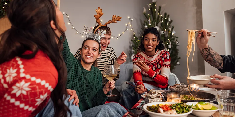 Tipps in der Adventszeit / MLP Financify / Studierende feiern entspannte Adventszeit zusammen